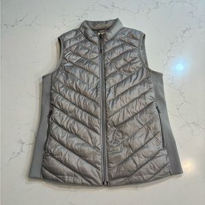 Gap puffer vest